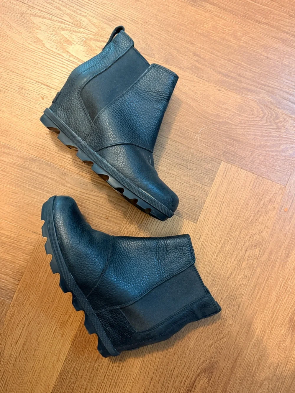 SOREL Joan of Arctic Wedge II Chelsea Boots Black Leather Size 7